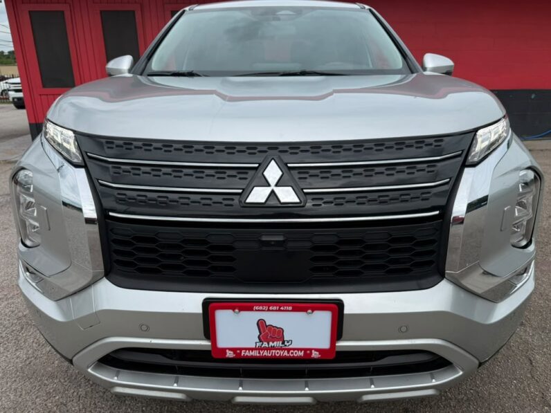 
								MITSUBISHI OUTLANDER 2024 full									