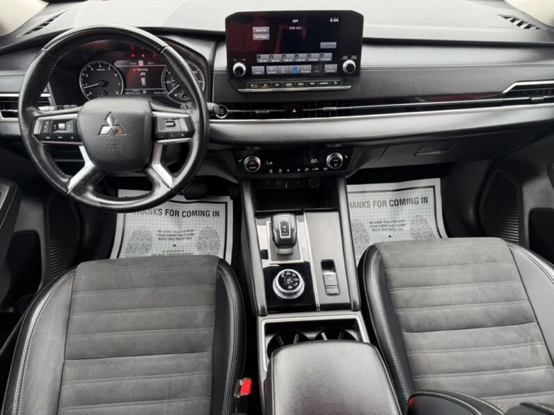 
								MITSUBISHI OUTLANDER 2024 full									