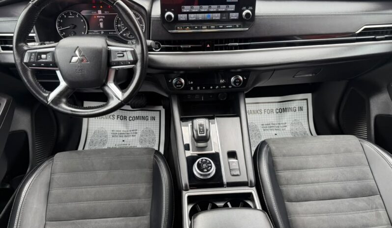 
								MITSUBISHI OUTLANDER 2024 full									