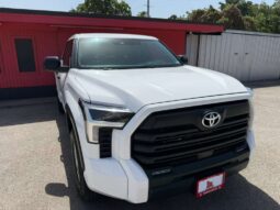 TOYOTA TUNDRA 2024
