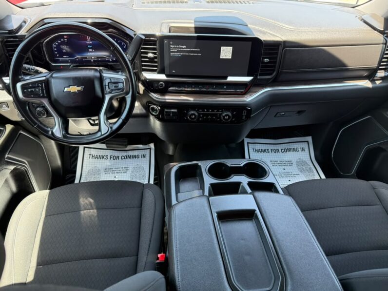 
								CHEVROLET SILVERADO 2025 full									