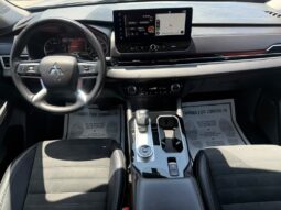 MITSUBISHI OUTLANDER 2025