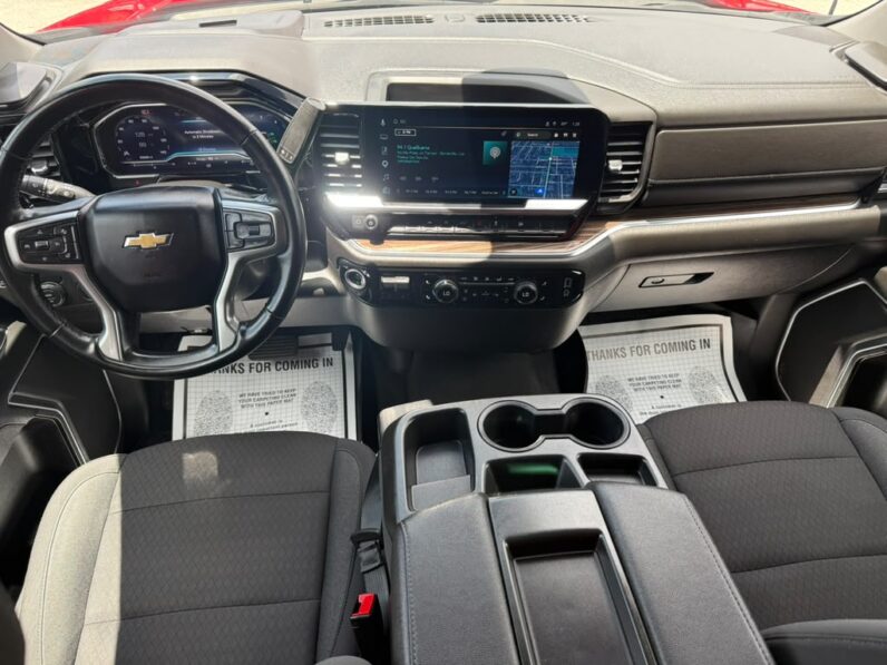 
								CHEVROLET SILVERADO 2025 full									