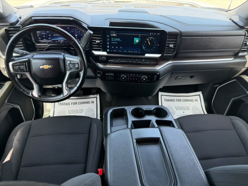 
								CHEVROLET SILVERADO 2025 full									