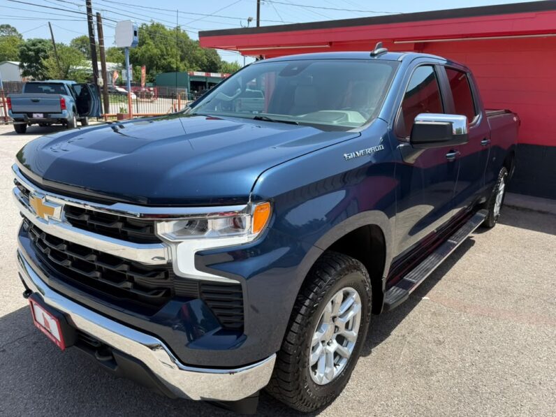 
								CHEVROLET SILVERADO 2023 full									