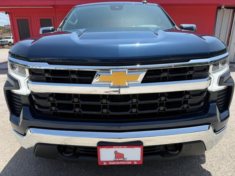 
								CHEVROLET SILVERADO 2023 full									