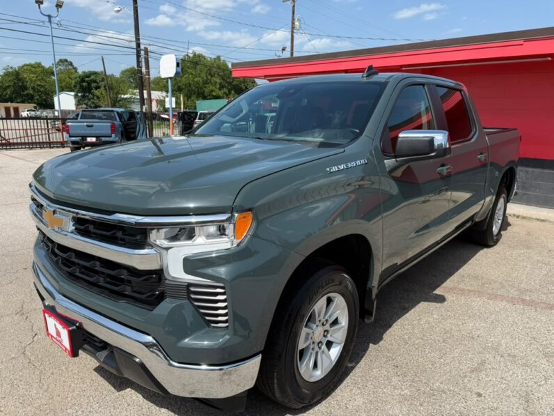 
								CHEVROLET SILVERADO 2025 full									