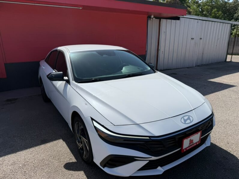 
								HYUNDAI ELANTRA 2025 full									