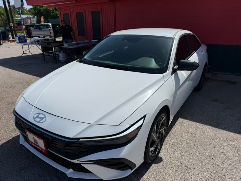 
								HYUNDAI ELANTRA 2025 full									