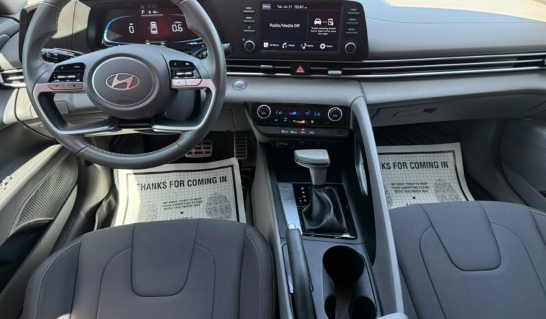 HYUNDAI ELANTRA 2025