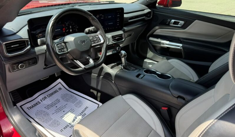 FORD MUSTANG 2024