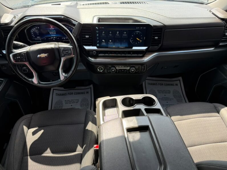 
								CHEVROLET SILVERADO 2023 full									