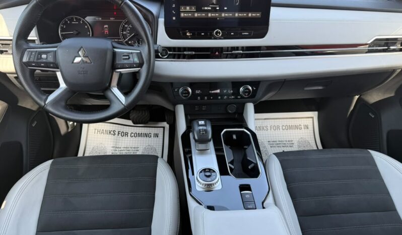 MITSUBISHI OUTLANDER 2025