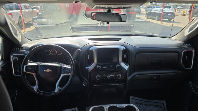 
								CHEVROLET SILVERADO 2021 full									