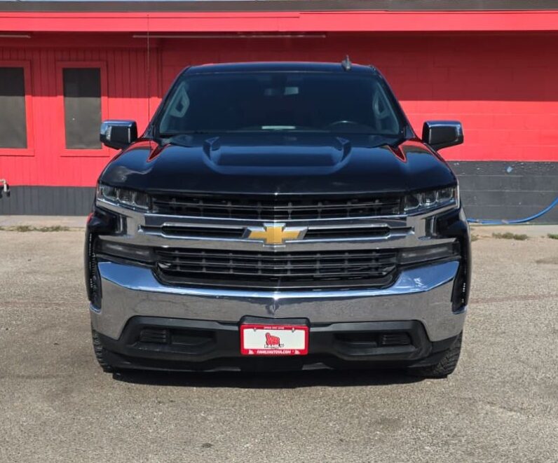 
								CHEVROLET SILVERADO 2021 full									