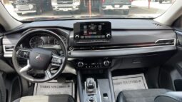 MITSUBISHI OUTLANDER 2024