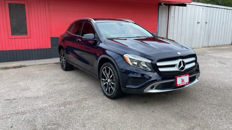 
								MERCEDES BENZ GLA 250 2017 full									