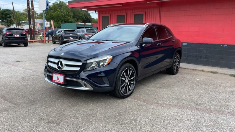 
								MERCEDES BENZ GLA 250 2017 full									