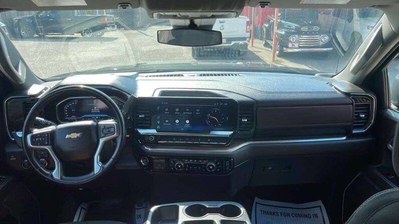 
								CCHEVROLET SILVERADO 2025 full									