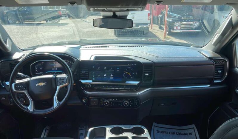 CCHEVROLET SILVERADO 2025