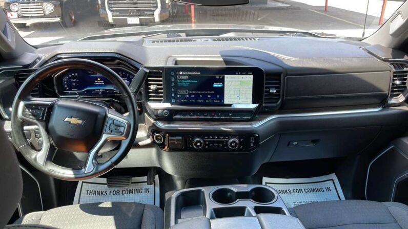 
								CHEVROLET SILERADO 2025 full									