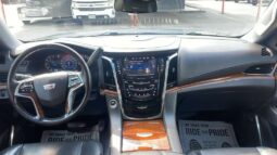 CADILLAC ESCALADE 2017