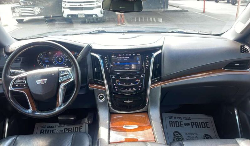 CADILLAC ESCALADE 2017