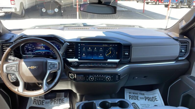 
								CHEVROLET SILVERADO 2025 full									