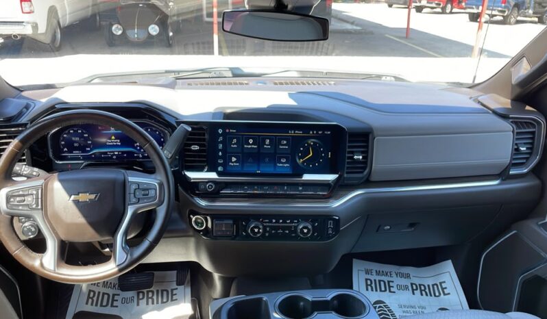 
								CHEVROLET SILVERADO 2025 full									