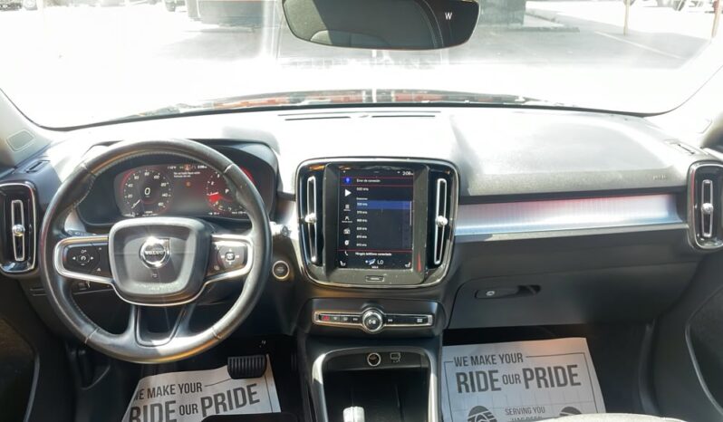 VOLVO XC40 2020
