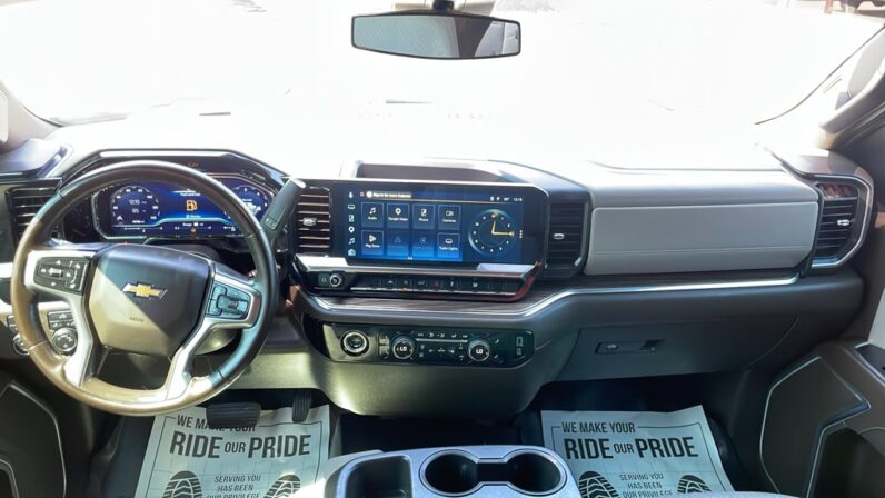 
								CHEVROLET SILVERADO 2023 full									