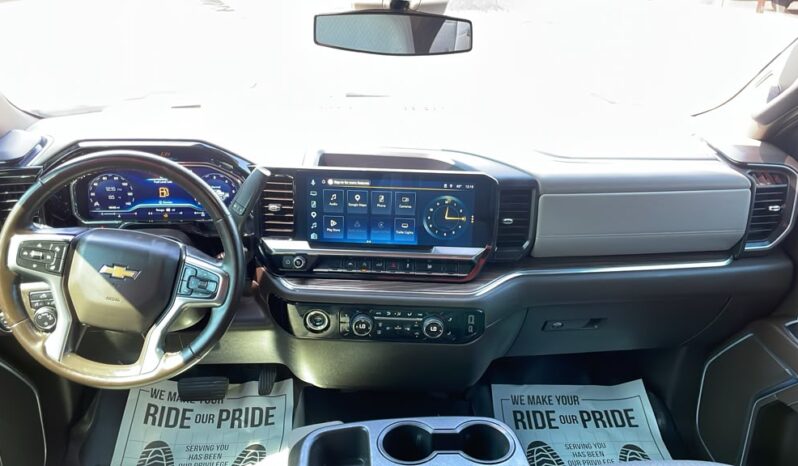 
								CHEVROLET SILVERADO 2023 full									