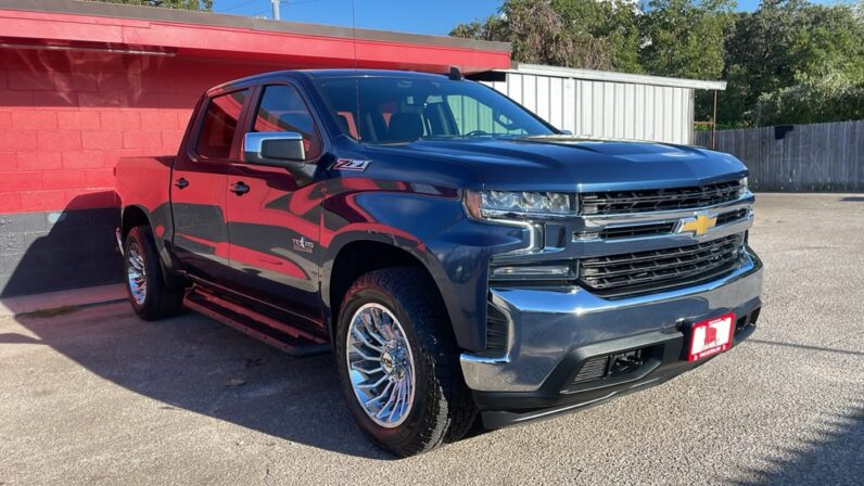 
								CHEVROLET SILVERADO 2021 full									