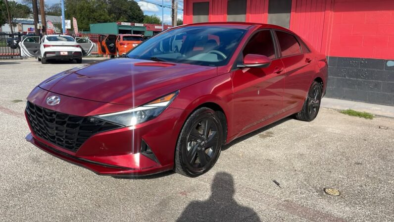 
								HYUNDAI ELANTRA 2023 full									